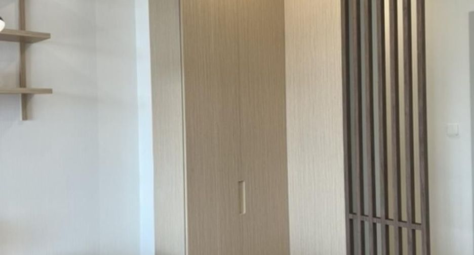 For rent 2 bedrooms condo in Bang Rak, Bangkok