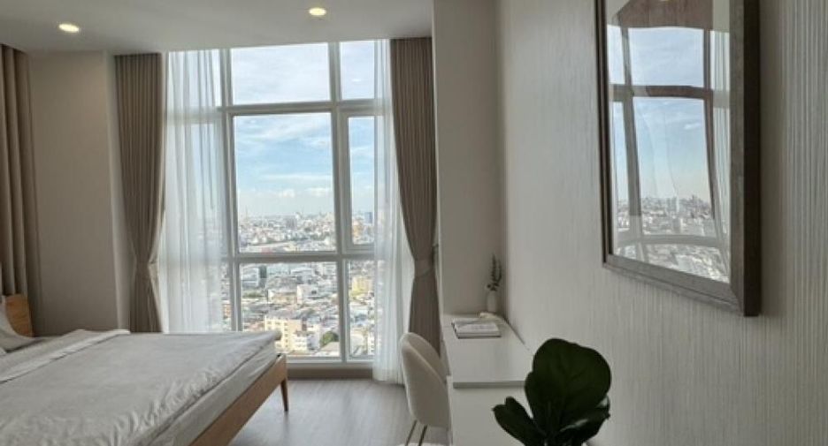 For rent 2 bedrooms condo in Bang Rak, Bangkok
