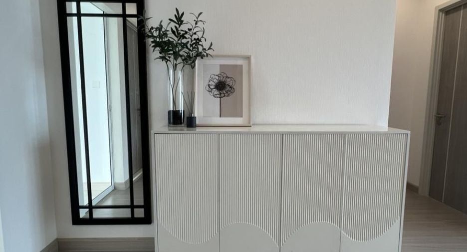For rent 2 bedrooms condo in Bang Rak, Bangkok