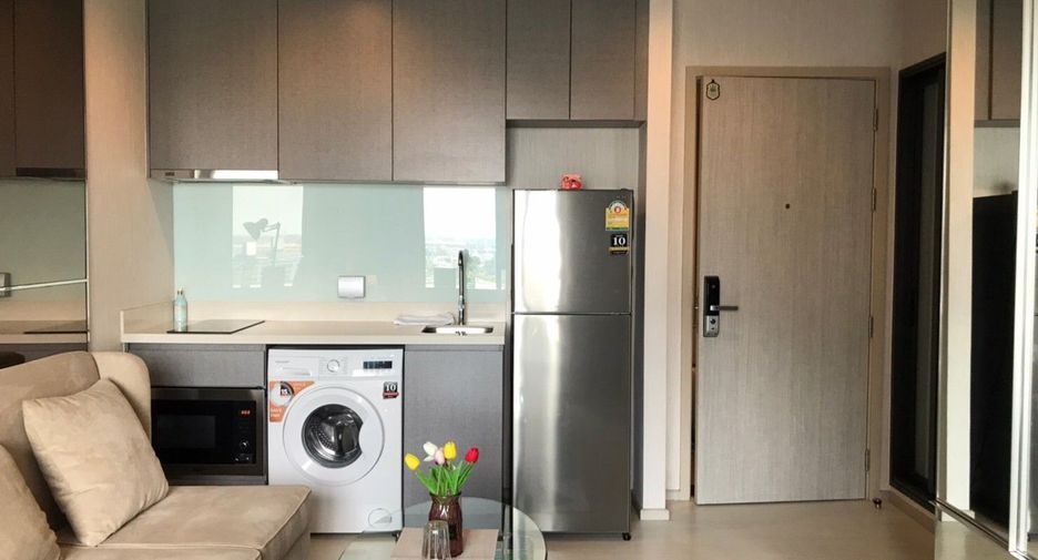 À louer studio condo à Khlong Toei, Bangkok