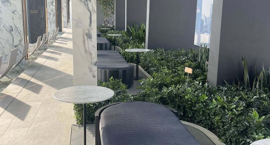 For rent 1 bed condo in Khlong Toei, Bangkok