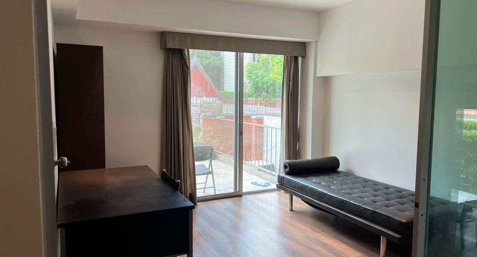 For rent 2 bedrooms apartment in Khlong Toei, Bangkok