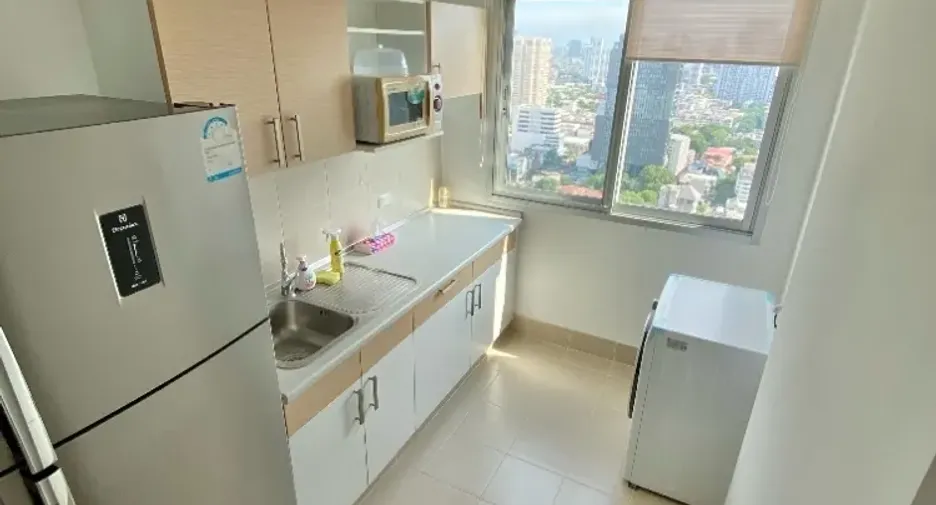 For rent 1 bed condo in Watthana, Bangkok
