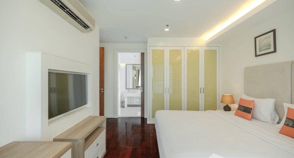 For rent 2 bedrooms apartment in Khlong Toei, Bangkok