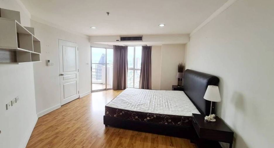 For rent 2 bedrooms condo in Khlong Toei, Bangkok