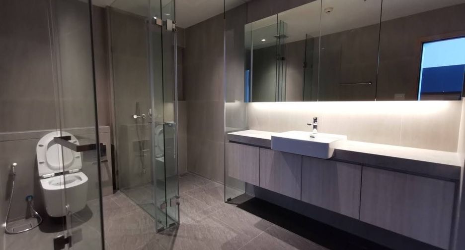 For rent 2 bedrooms condo in Sathon, Bangkok