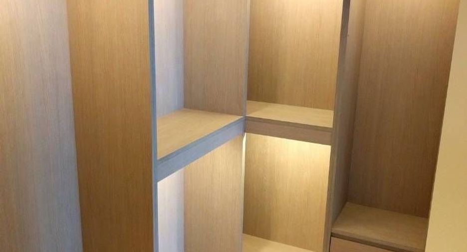 For rent 2 bedrooms condo in Pathum Wan, Bangkok