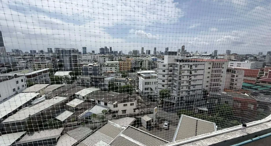For rent 2 bedrooms condo in Din Daeng, Bangkok