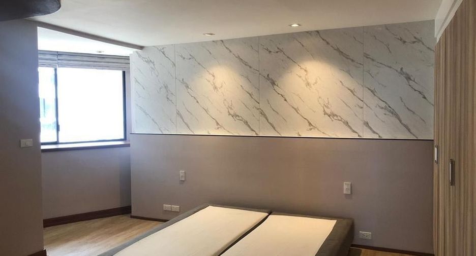 For rent 3 bedrooms condo in Khlong Toei, Bangkok