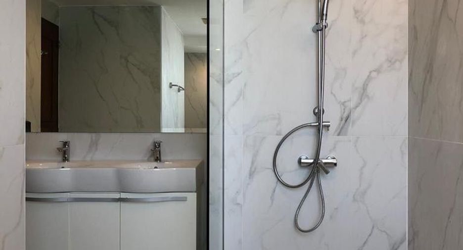 For rent 3 bedrooms condo in Khlong Toei, Bangkok
