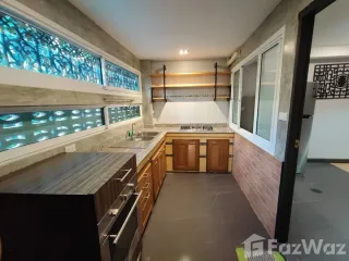 Аренда 3 спальни таунхаус в Кхлонг Тоеи, Бангкок