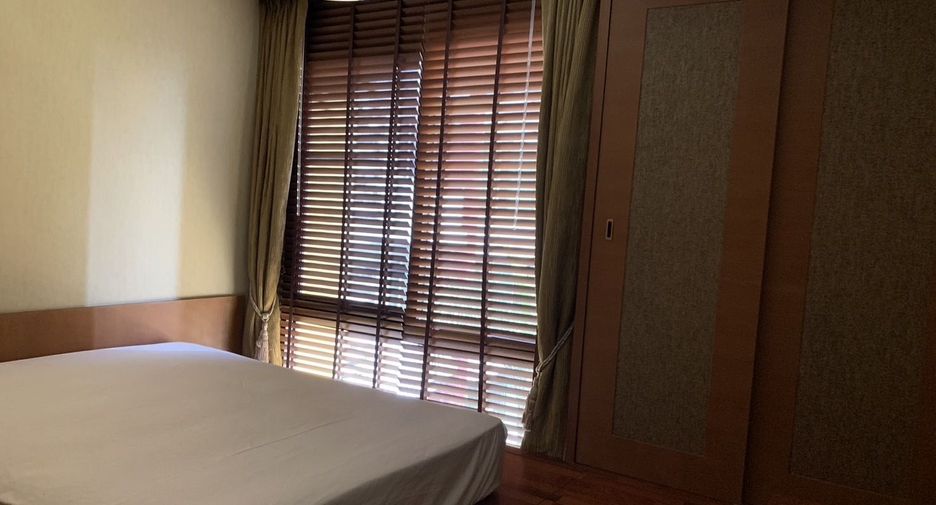 For rent 2 bedrooms condo in Pathum Wan, Bangkok