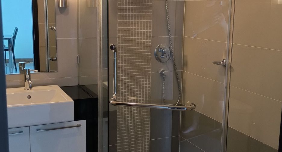 For rent 2 bedrooms condo in Bang Kho Laem, Bangkok