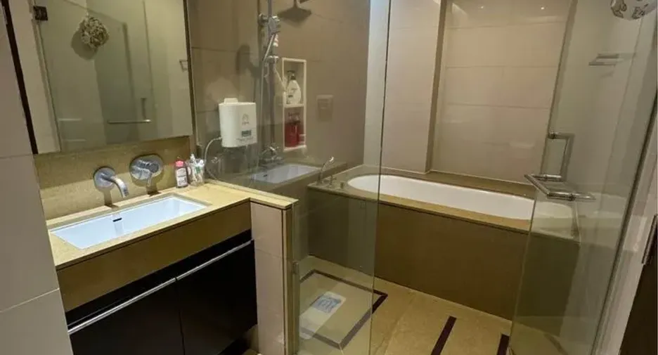 For rent 2 ベッドルーム condo in Pathum Wan, Bangkok