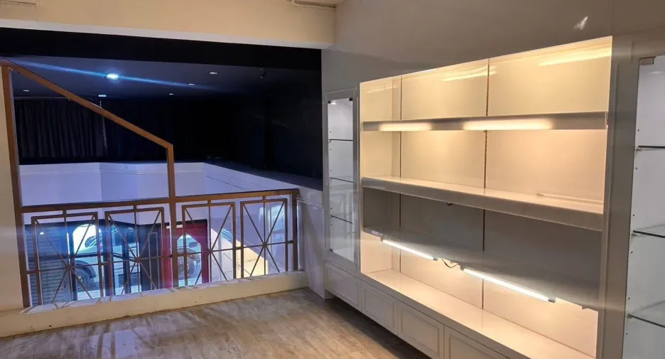 For rent 4 bedrooms retail Space in Yan Nawa, Bangkok