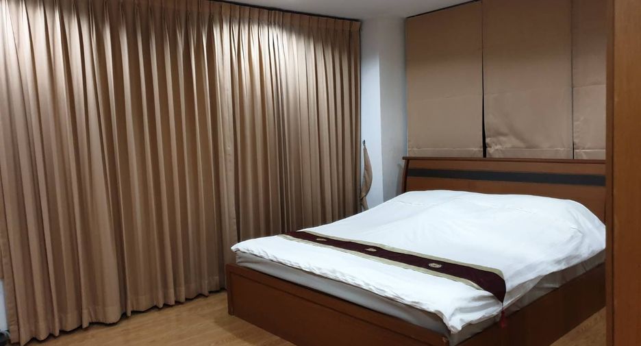 For rent 2 bedrooms condo in Watthana, Bangkok