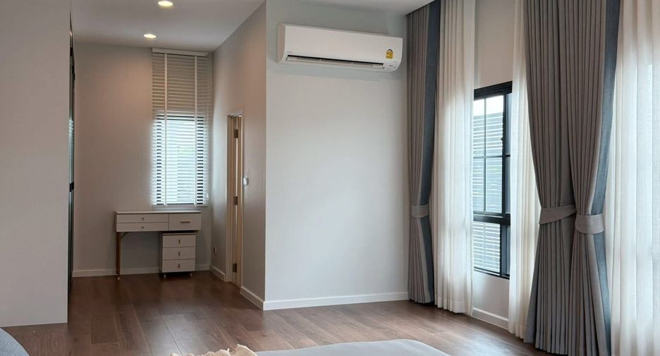 For rent 4 bedrooms house in Khan Na Yao, Bangkok