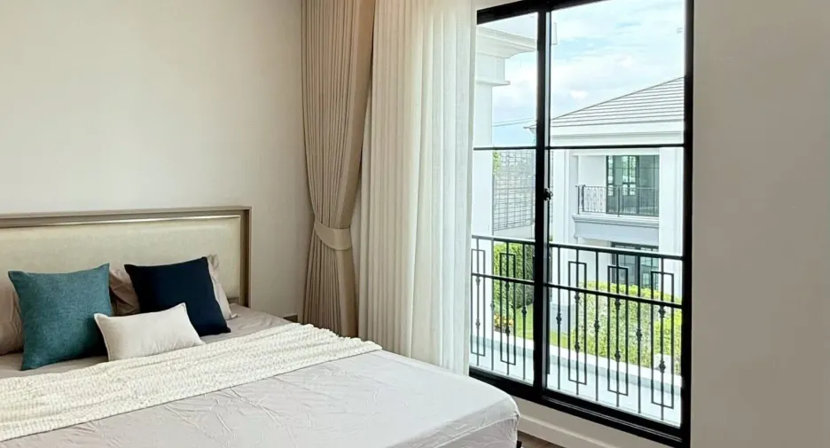 For rent 4 bedrooms house in Khan Na Yao, Bangkok