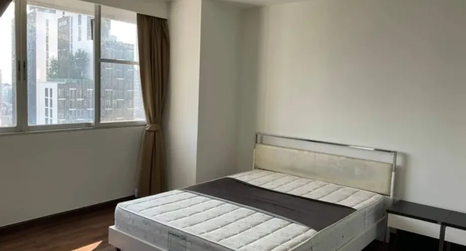For rent 3 bedrooms condo in Watthana, Bangkok