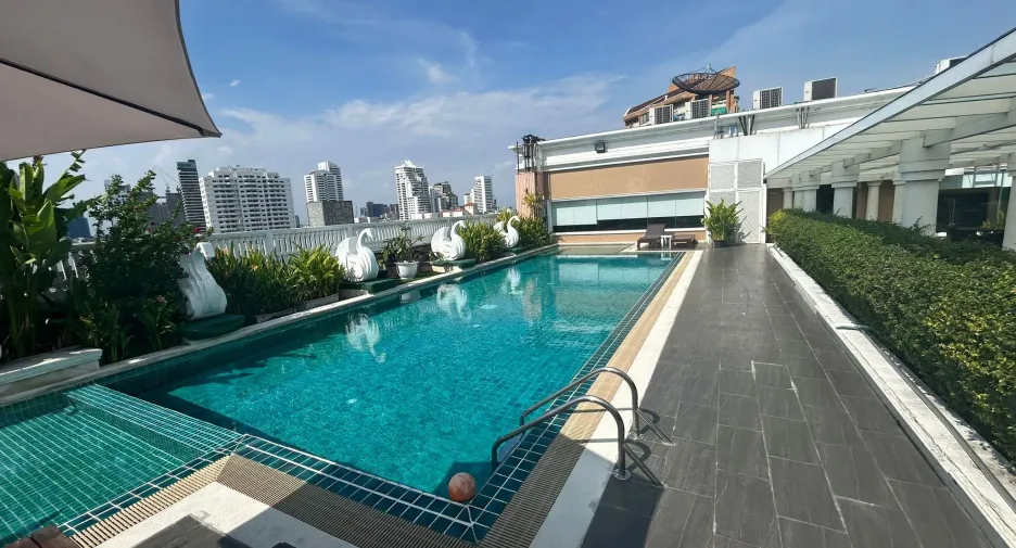 For rent 1 bed condo in Watthana, Bangkok