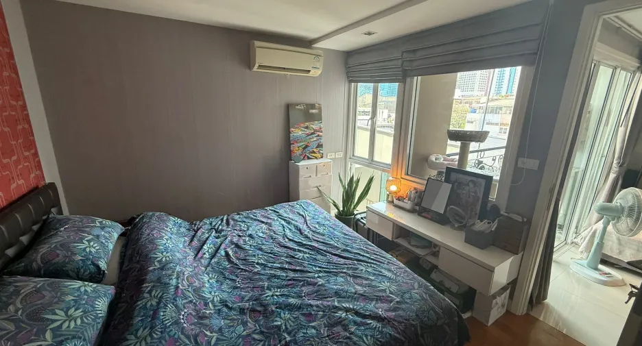 For rent 1 bed condo in Watthana, Bangkok