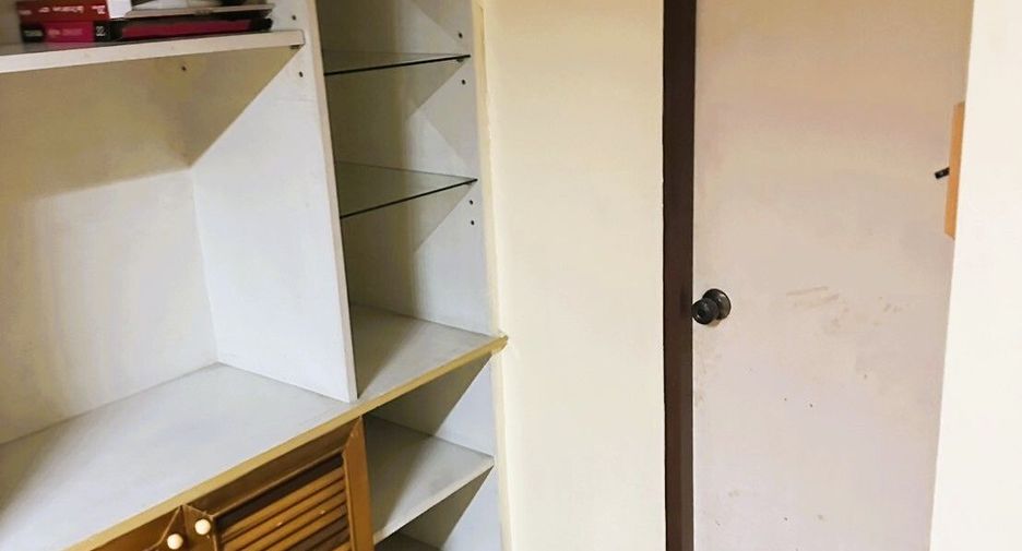 For rent 4 bedrooms townhouse in Lat Phrao, Bangkok