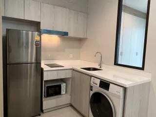 For rent 1 bed condo in Pathum Wan, Bangkok