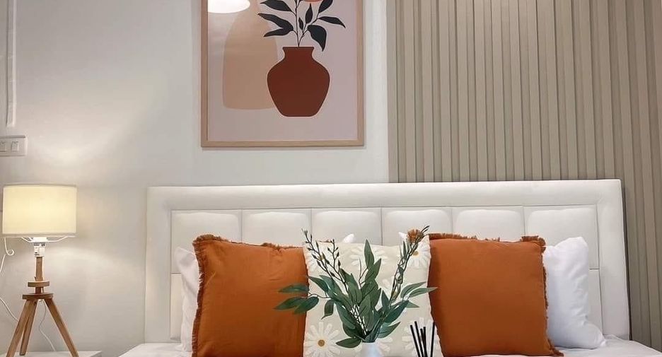For rent 2 bedrooms condo in Din Daeng, Bangkok