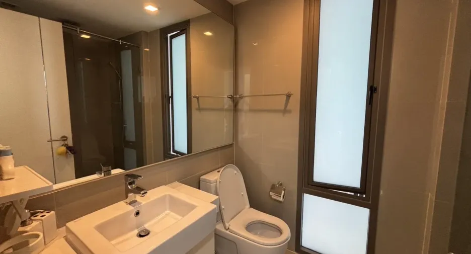 For rent 2 bedrooms condo in Yan Nawa, Bangkok
