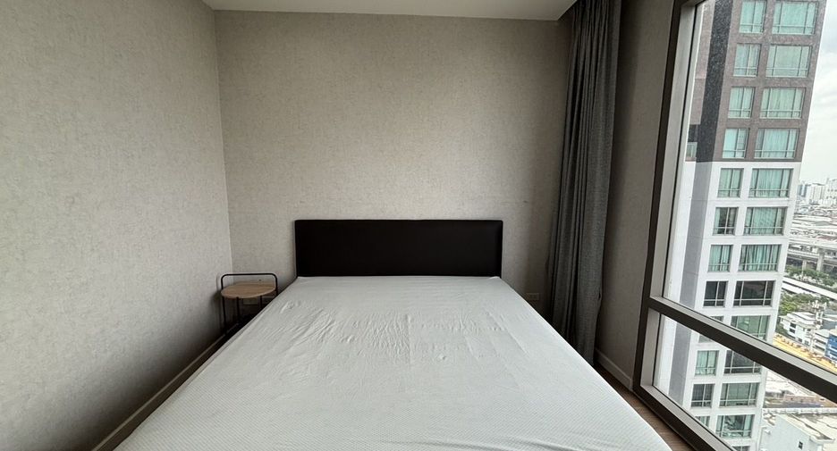 For rent 2 bedrooms condo in Yan Nawa, Bangkok