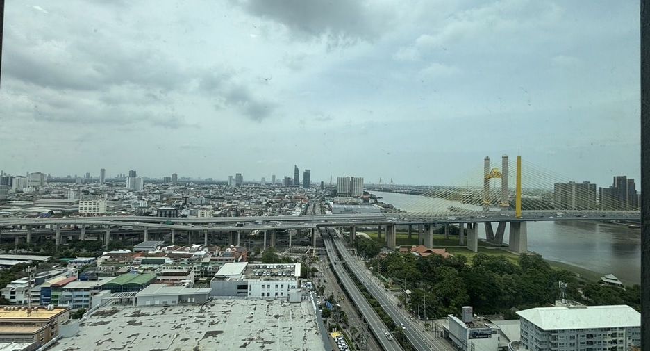 For rent 2 bedrooms condo in Yan Nawa, Bangkok