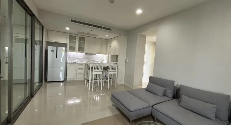 For rent 2 bedrooms condo in Yan Nawa, Bangkok