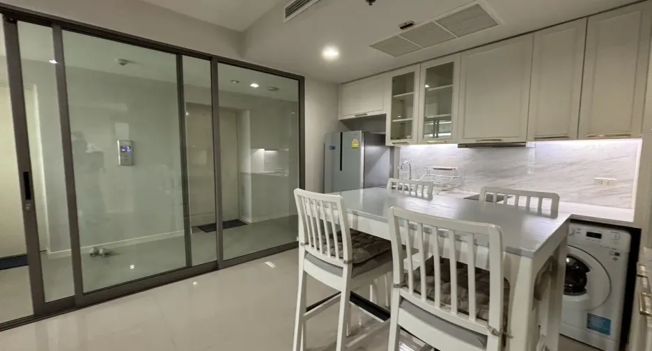 For rent 2 bedrooms condo in Yan Nawa, Bangkok