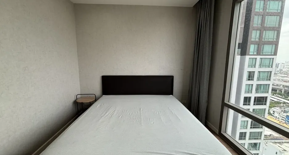 For rent 2 bedrooms condo in Yan Nawa, Bangkok