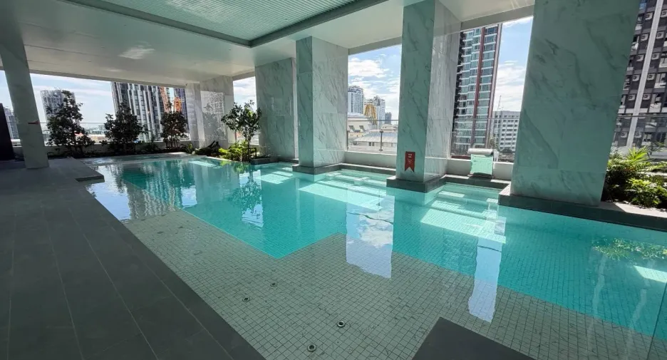 For rent 1 bed condo in Khlong Toei, Bangkok