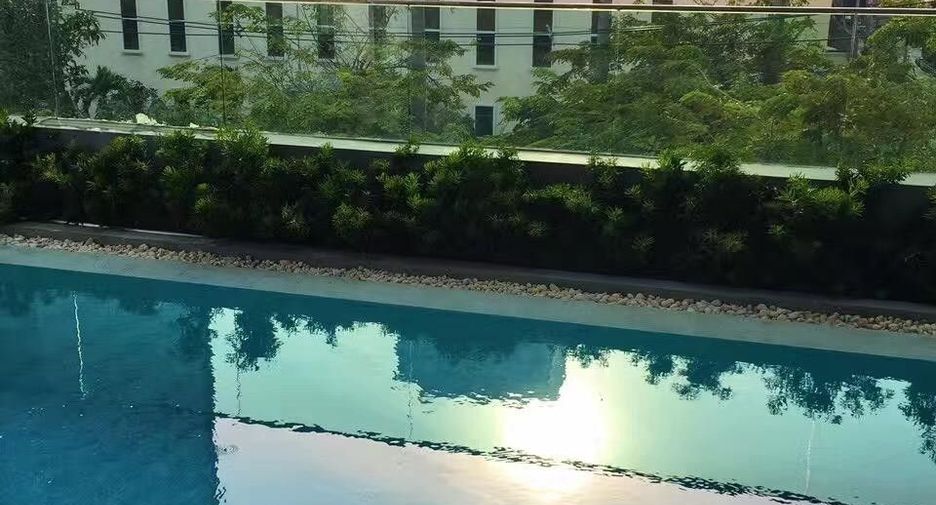 For rent 2 bedrooms condo in Bang Rak, Bangkok