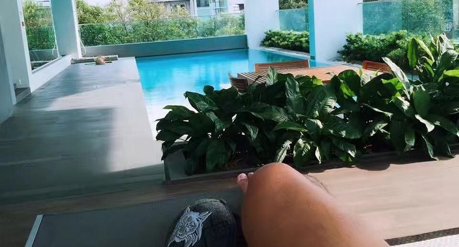 For rent 2 bedrooms condo in Bang Rak, Bangkok