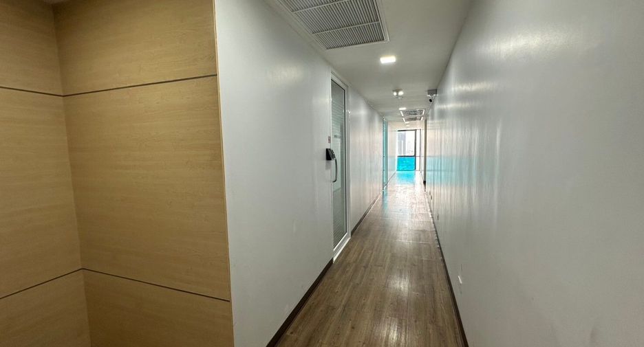 For rent office in Huai Khwang, Bangkok