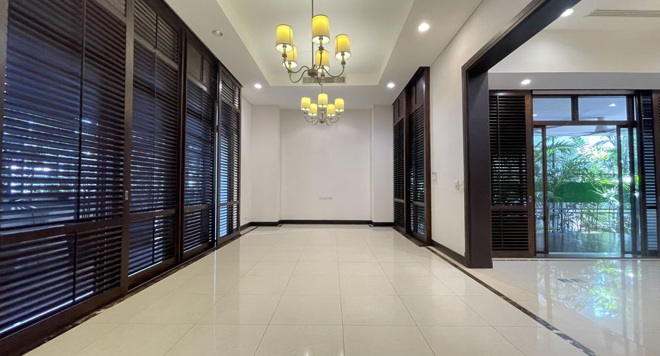 For rent 4 ベッドルーム house in Khlong Toei, Bangkok