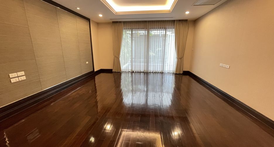For rent 4 ベッドルーム house in Khlong Toei, Bangkok