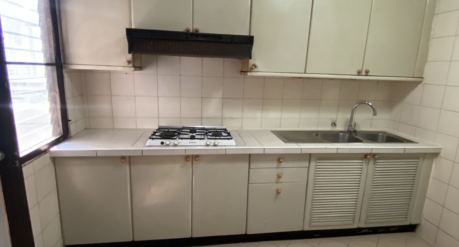 Apartamento en alquiler de 3 habitaciones en Watthana, Bangkok