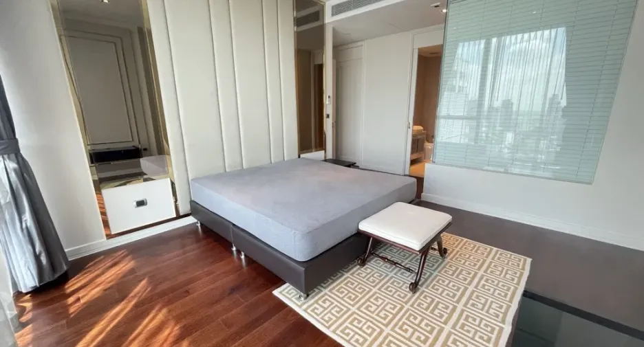 Condo en alquiler de 3 habitaciones en Khlong Toei, Bangkok