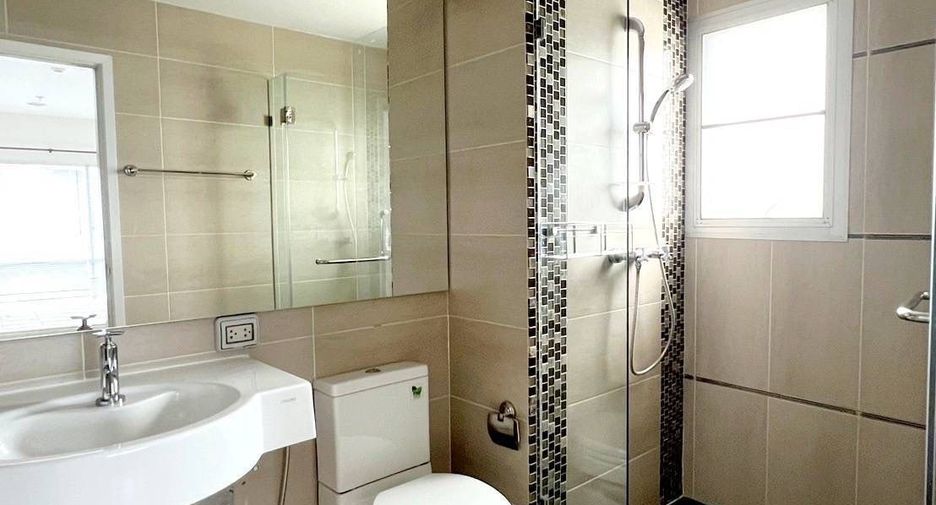 For rent 2 bedrooms condo in Sathon, Bangkok