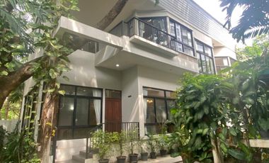 出租 4 卧室 别墅 在 Khlong Toei, 曼谷