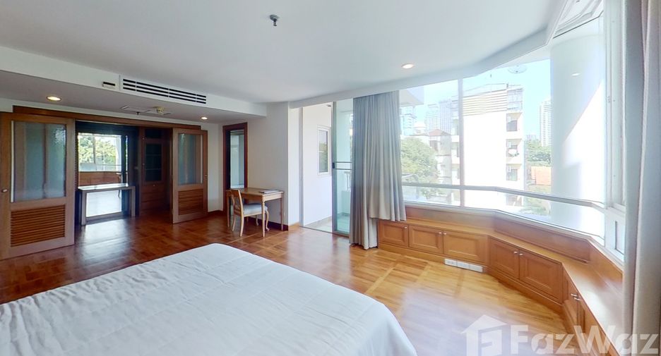 For rent 3 bedrooms condo in Sathon, Bangkok