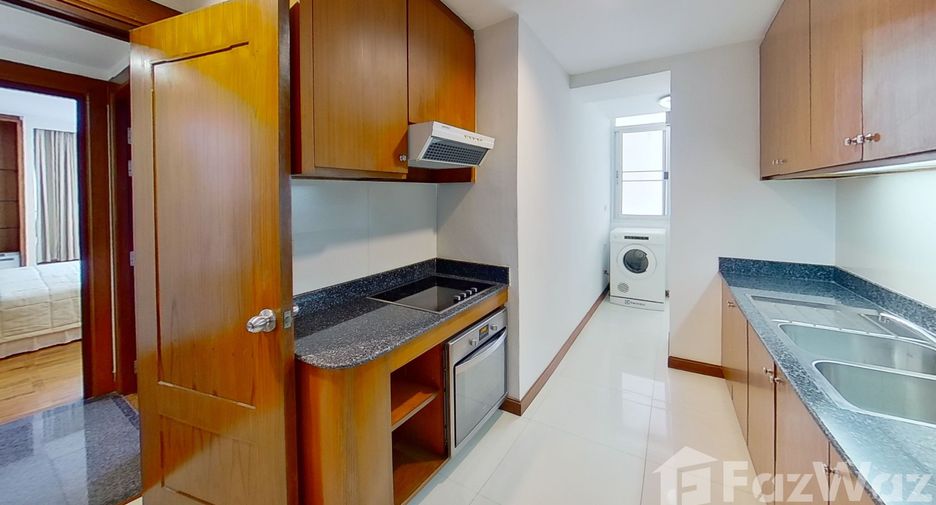 For rent 3 bedrooms condo in Sathon, Bangkok