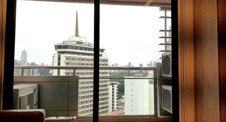 For rent 2 bedrooms condo in Bang Rak, Bangkok