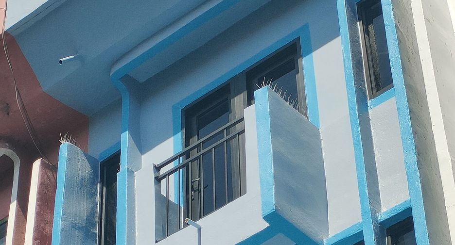 出租 3 卧室 联排别墅 在 Chatuchak, 曼谷