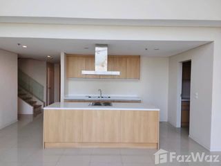 For rent 4 bedrooms condo in Watthana, Bangkok