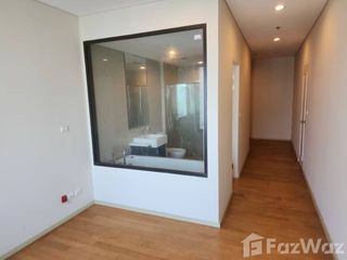 For rent 4 bedrooms condo in Watthana, Bangkok